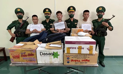 Bắt 3 đối tượng vận chuyển 30kg ma túy có mang theo vũ khí 'nóng'