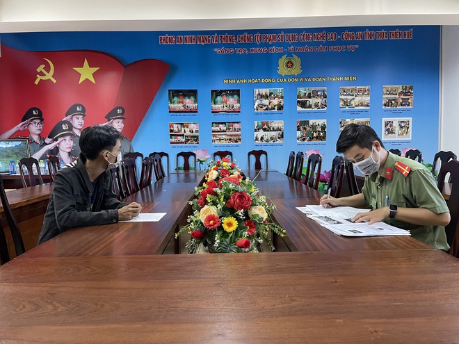 Thanh niên 18 tuổi nhận kết đắng vì giả mạo công an để đe dọa bạn bè - Ảnh 1. Thanh niên 18 tuổi nhận kết đắng vì giả mạo công an để đe dọa bạn bè - Ảnh 1.