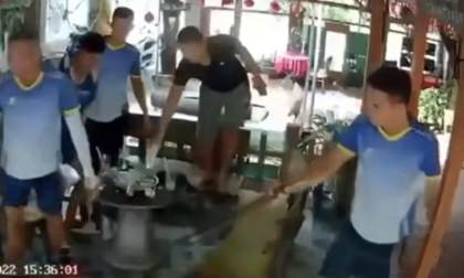 Khởi tố bị can kẻ dùng điếu cày đánh tử vong nam thanh niên trong quán cà phê