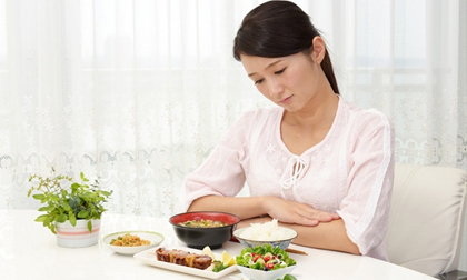 9 dấu hiệu sức khoẻ cảnh báo bạn đang ăn uống quá mức nghèo nàn, phải bổ sung dinh dưỡng ngay lập tức
