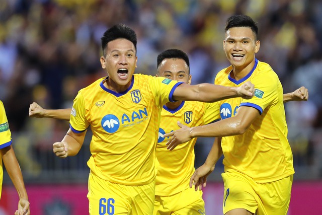 Hà Nội FC đứt mạch toàn thắng, HAGL, Hải Phòng có thêm hi vọng ở cuộc đua vô địch V.League - Ảnh 1. Hà Nội FC đứt mạch toàn thắng, HAGL, Hải Phòng có thêm hi vọng ở cuộc đua vô địch V.League - Ảnh 1.