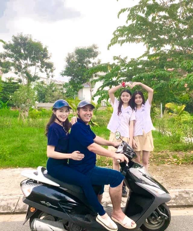 vo-chong-quyen-linh-ket-hon-nhieu-nam-chua-lan-nao-ngu-chung-giuong-233c7a9a