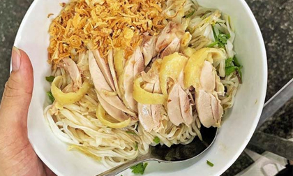 Gà luộc ăn không hết đem làm món này cả nhà gắp tới tấp, ngon miễn chê