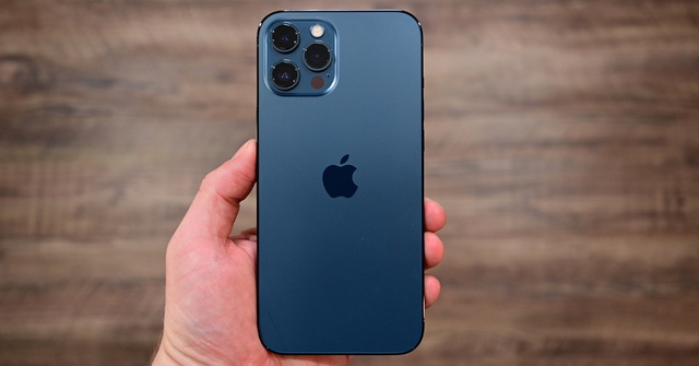 iPhone 12, iPhone 13 series giảm giá sốc trước ngày iPhone 14 mở bán - Ảnh 1.