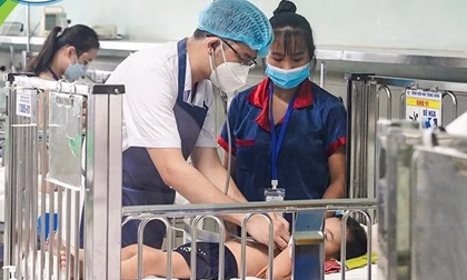 Trẻ nhiễm Adenovirus tăng nhanh: Thấy con có dấu hiệu này cần cho đi viện ngay lập tức