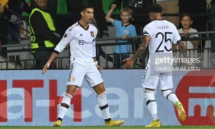Ronaldo ghi bàn bằng tuyệt chiêu sở trường, Man United giành chiến thắng đầu tiên ở cúp châu Âu
