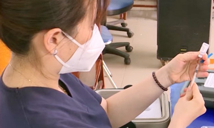 Khoảng 20% bệnh nhân nặng, nguy kịch chưa từng tiêm vaccine COVID-19