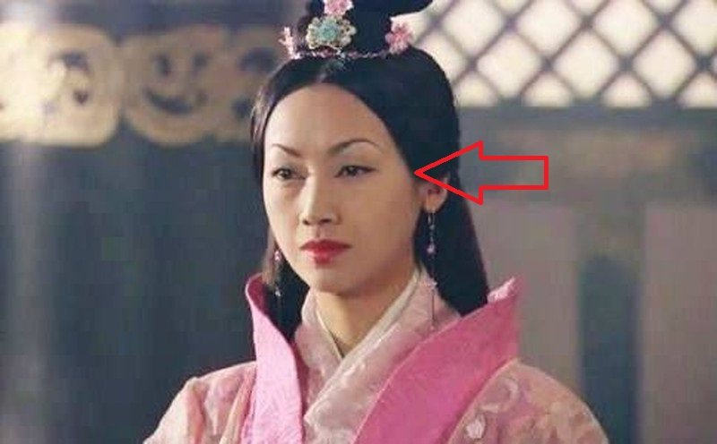 tuong nguoi nhu dao hai luoi cang o gan cang de dut tay