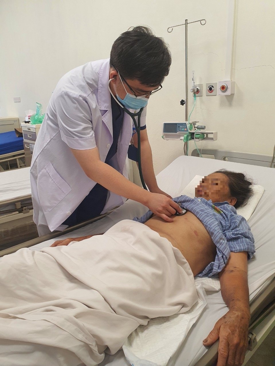 Đang khỏe mạnh bị đột tử: Bác sĩ lý giả nguyên nhân và cảnh báo người có nguy cơ cao - Ảnh 1. Đang khỏe mạnh bị đột tử: Bác sĩ lý giả nguyên nhân và cảnh báo người có nguy cơ cao - Ảnh 1.