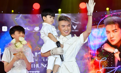 Đàm Vĩnh Hưng bất ngờ công khai con trai ruột sau 3 năm giấu kín