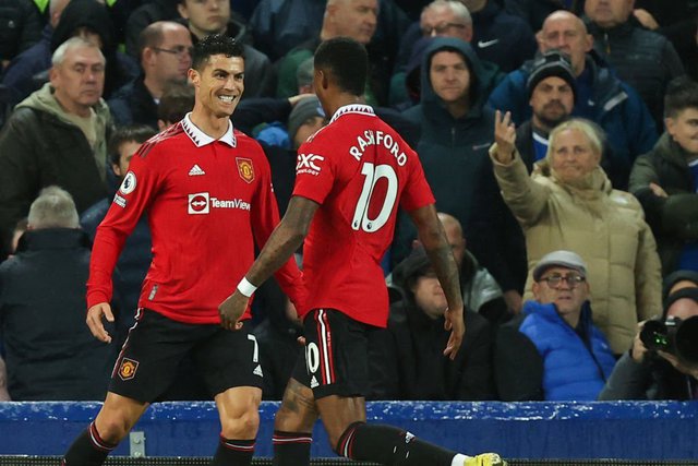 Ronaldo đạt mốc 700 bàn thắng, MU ngược dòng hạ Everton - Ảnh 3.