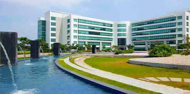 Bỏ công việc tại công ty lớn thứ 3 Ấn Độ, vị tỷ phú này trở thành người tiên phong trong ngành công nghệ thông tin - Ảnh 1.