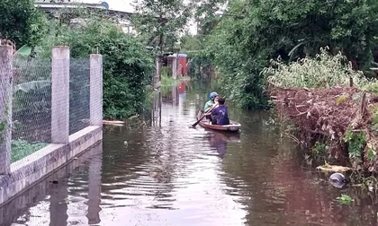 Thừa Thiên Huế sẵn sàng phương án ứng phó mưa lũ, học sinh vùng thấp trũng nghỉ học từ chiều 14/10
