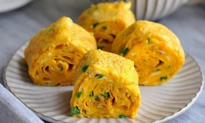 Rán trứng đừng cho nước mắm: Thêm thứ này vào trứng mềm xốp, thơm ngon đậm vị
