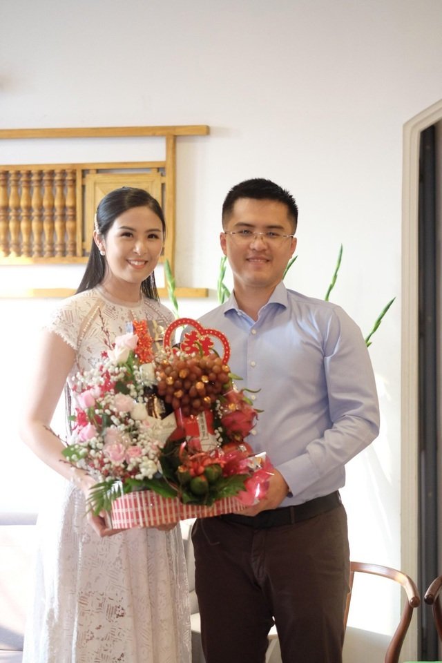 lo-anh-hoa-hau-ngoc-han-bi-mat-ket-hon