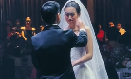 Đỗ Mỹ Linh bật khóc nói về chồng thiếu gia trong hôn lễ