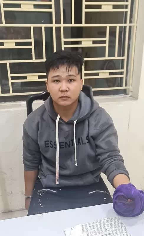 Khởi tố vụ án truy sát, chém đôi nam nữ thương vong ở Bắc Ninh - Ảnh 2. Khởi tố vụ án truy sát, chém đôi nam nữ thương vong ở Bắc Ninh - Ảnh 2.