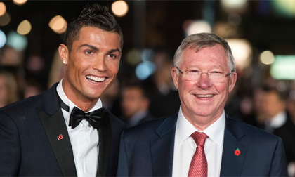 5 huyền thoại cho rằng Ronaldo xuất sắc hơn Messi