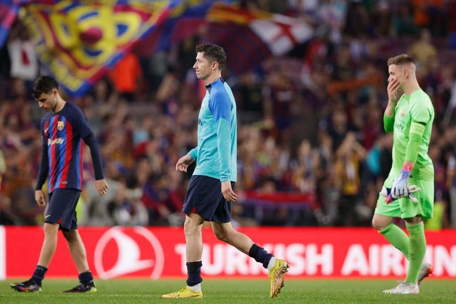 Barca lại thua đậm Bayern, xuống chơi ở Europa League - Ảnh 3.