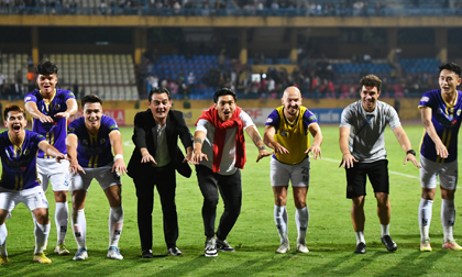 CLB Hà Nội có thể được nâng cúp vô địch V.League 2022 trên sân nhà sớm 1 vòng đấu