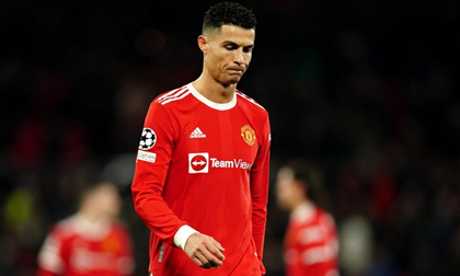 CĐV MU kêu gọi tẩy chay, thanh lý hợp đồng với Ronaldo