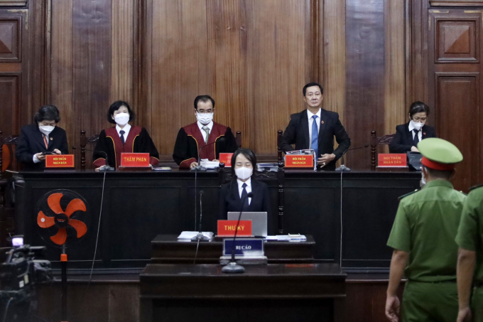Vụ bé gái 8 tuổi bị bạo hành dẫn đến tử vong: Nguyễn Võ Quỳnh Trang bị tuyên án tử hình - Ảnh 1.