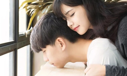 Phụ nữ khi lên giường có 3 thứ cần 'cởi' ra, 3 thứ nên mặc vào để chồng mê đắm không rời