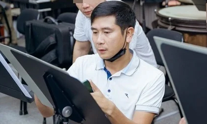 Hồ Hoài Anh chính thức lộ diện sau ồn ào ở Tây Ban Nha, vẻ ngoài gây chú ý
