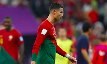 Ronaldo chính thức lên tiếng về thông tin bỏ đội tuyển, cãi HLV Santos