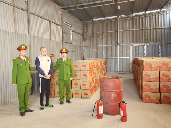 Khởi tố vụ án bắt giữ gần 7 tấn pháo tại Thường Tín - Ảnh 2.