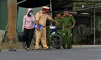 Người phụ nữ mang thai đi bộ sang đường bị xe máy tông tử vong