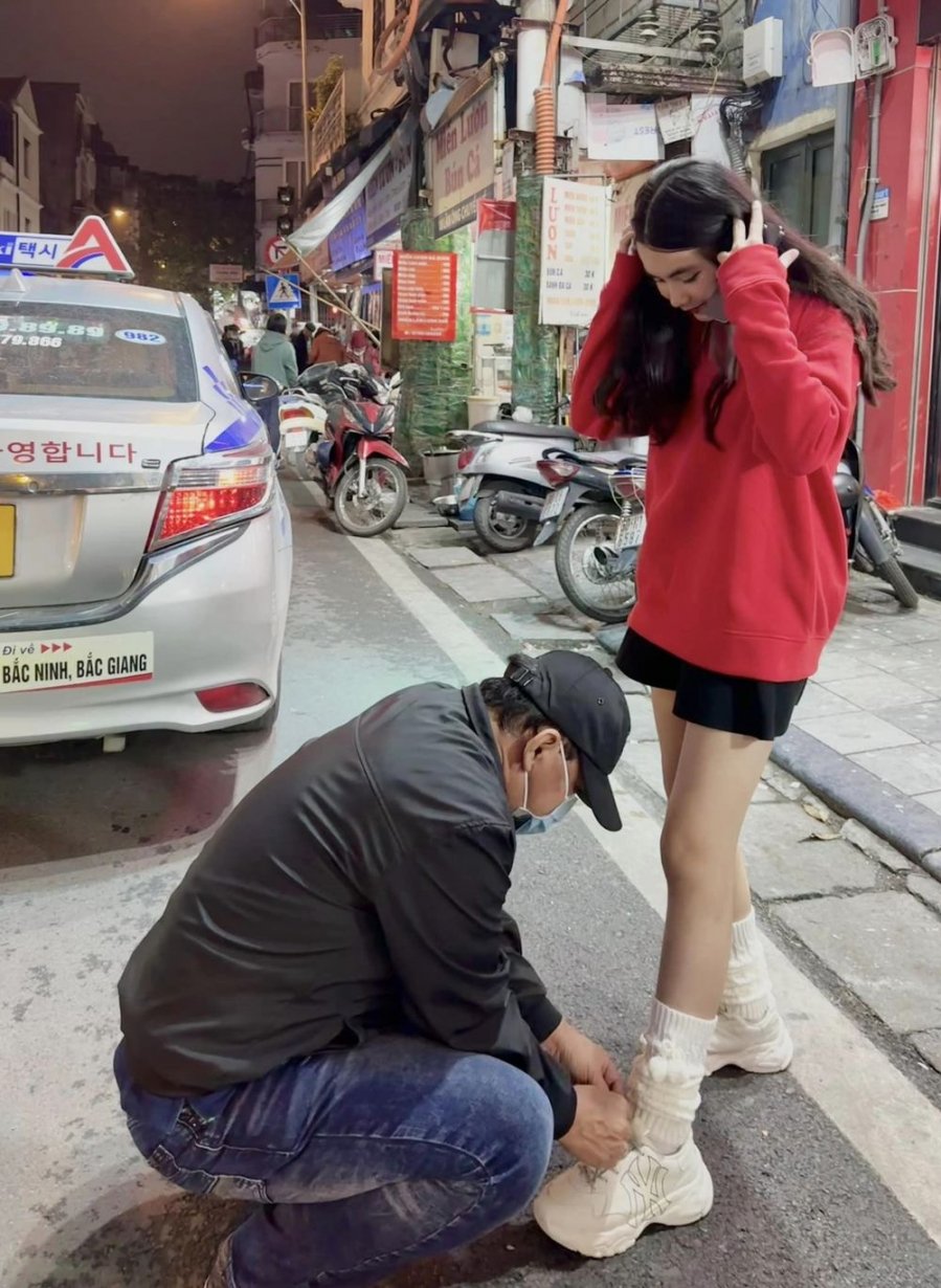 quyen-linh-cui-minh-buoc-giay-ai-nu-giua-pho-nha-3-cong-chua-nen-cung-66323e82
