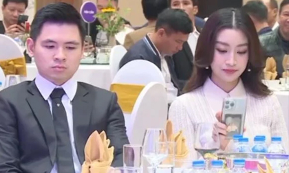 Đỗ Mỹ Linh sánh đôi cùng ông xã dự sự kiện, nhan sắc qua camera thường ra sao mà khiến dân tình xôn xao?