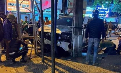 Tài xế rời khỏi hiện trường sau khi gây tai nạn liên hoàn khiến 5 người thương vong