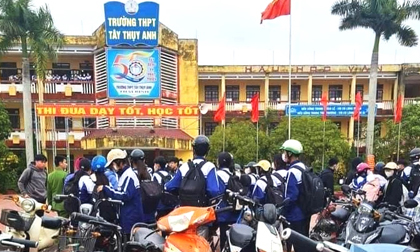 Nam sinh lớp 10 bị bạn học cùng trường dùng vật nhọn đâm trọng thương