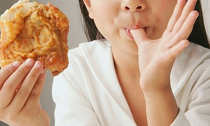 8 thực phẩm gây béo phì, thừa cân, dậy thì sớm cho trẻ, cha mẹ nên lưu ý