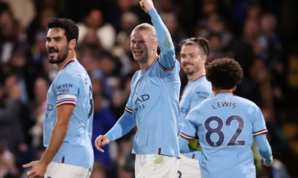 Hạ gục Chelsea, Man City rút ngắn cách biệt với Arsenal