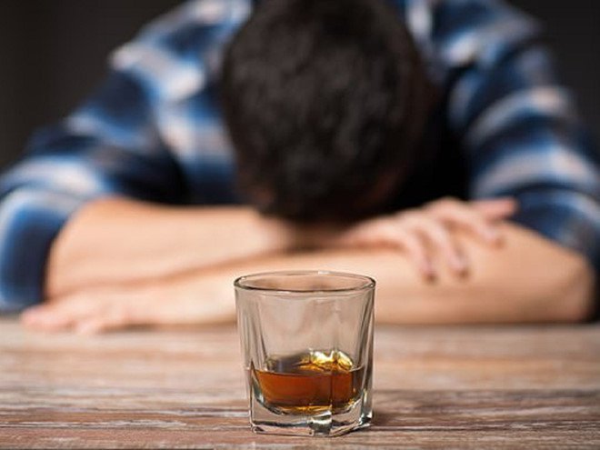 Chuyên gia: Đưa ra cách giúp giảm bớt độc chất khi bắt buộc phải rượu - Ảnh 1.