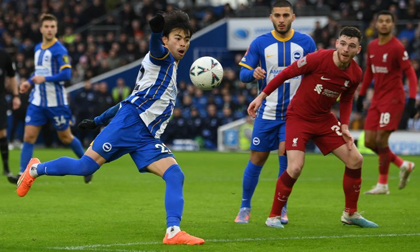 Sao Nhật Bản ghi bàn đẳng cấp, biến Liverpool thành cựu vương cúp FA