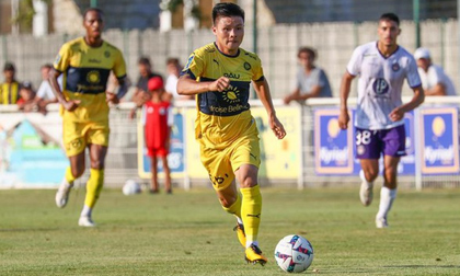 Lần đá chính 'bất đắc dĩ' và thế tiến thoái lưỡng nan của Quang Hải tại Pau FC
