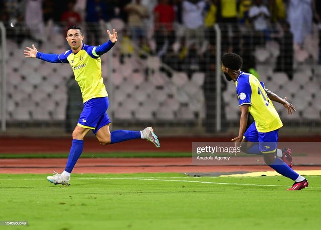 Ronaldo ghi 4 bàn thắng trong 40 phút, Al Nassr rộng cửa trên đường đua vô địch - Ảnh 1.