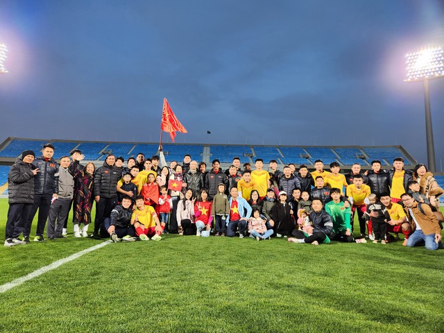 Văn Khang, Quốc Việt ghi bàn giúp U20 Việt Nam giành chiến thắng trước U20 Saudi Arabia - Ảnh 2.