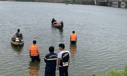 Rủ nhau xuống sông kéo lưới, nam sinh lớp 7 đuối nước tử vong