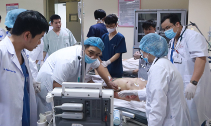 Chùm ảnh: Tình trạng sức khỏe các nạn nhân trong vụ tông liên hoàn trên đường Võ Chí Công