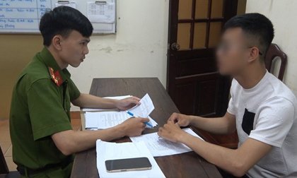 Bắt giữ đối tượng chuyên vào cửa hàng giả vờ mua điện thoại rồi cướp giật