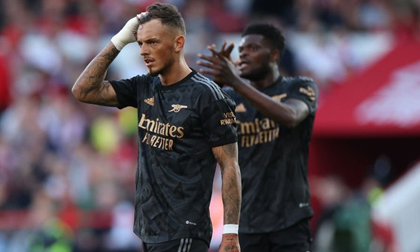 Arsenal nhận trận thua thất vọng, Man City chính thức vô địch Ngoại hạng Anh