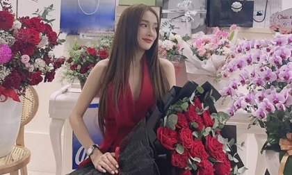 Nhã Phương khiến fan 'hoảng hồn' khi để lộ thân hình gầy trơ xương giữa lúc đang mang bầu