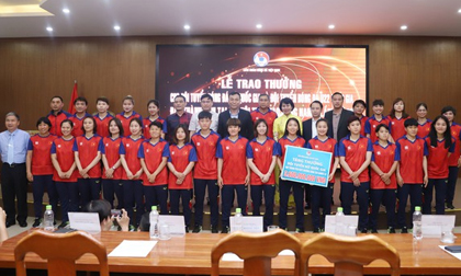 Đội tuyển nữ Việt Nam nhận 5,8 tỷ đồng tiền thưởng sau SEA Games 32