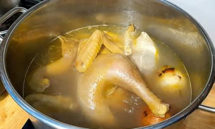 Nước luộc gà đừng đổ đi: Làm cách này có ngay món ngon hảo hạng
