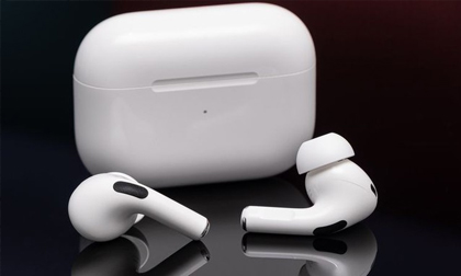 AirPods được nâng cấp phần mềm với 2 tính năng Âm thanh thích ứng và Nhận diện cuộc hội thoại